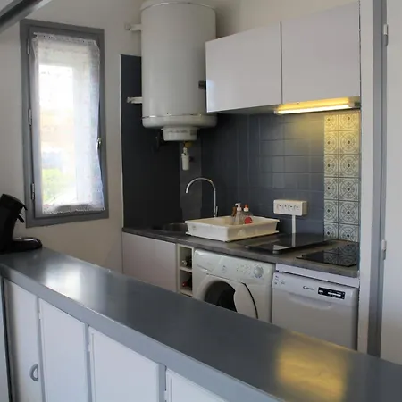 2 Pieces La Nouvelle Pn240-001 Apartment